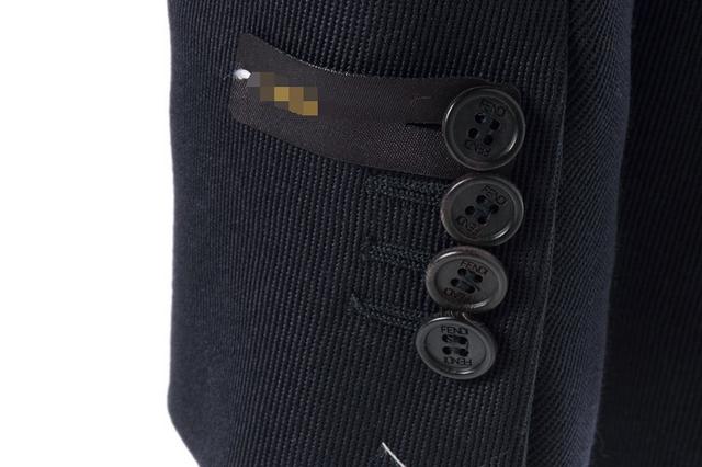 北京職業(yè)裝定做之穿西裝常犯的錯誤